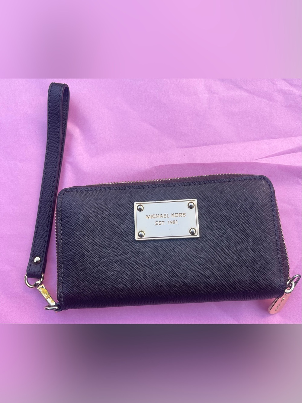 Michael Kors Brown Saffiano Wristlet Zip Around Wallet Purse Leather Like New